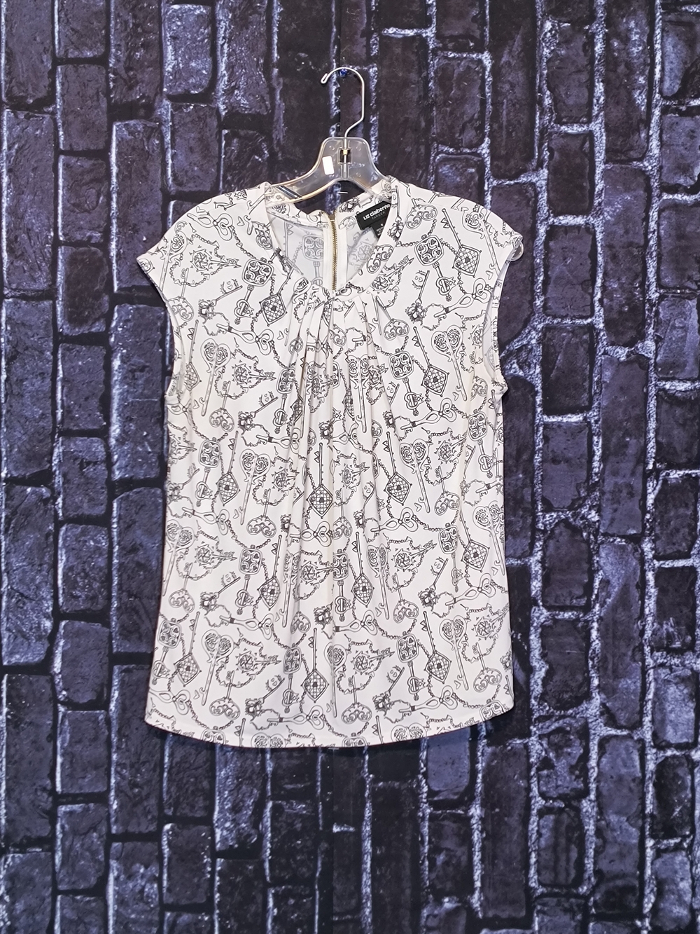 Liz Claiborne White & Black Key & Paisley-Print Pleated Cap-Sleeve Top Size S - Picture 3 of 5